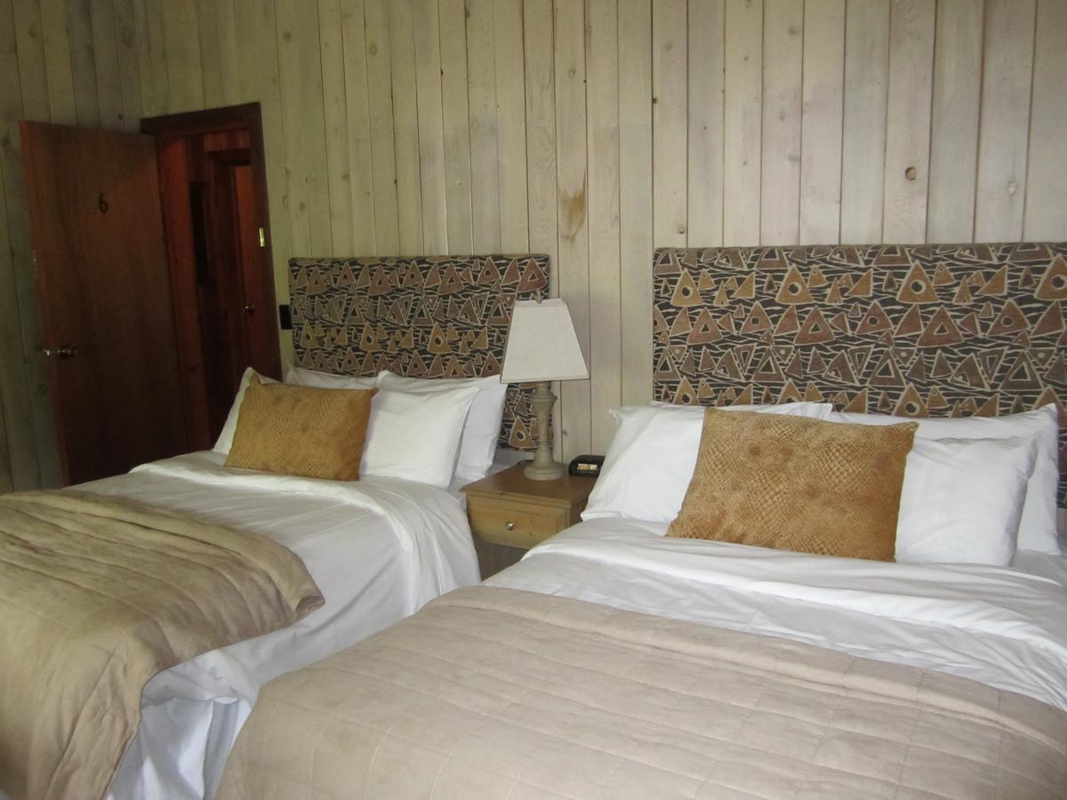 The Surf Lodge And Pub Gabriola Exteriör bild